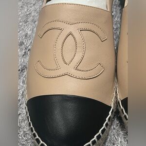 CHANEL Two-Tone Beige and Black Loafers